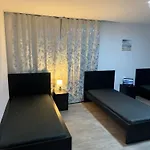 Laras Voll Ausgestattete Gartenwohnung Mit Wlan Und Tv Lägenhet *