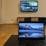 Lägenhet Laras Voll Ausgestattete Gartenwohnung Mit Wlan Und Tv