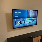 Laras Voll Ausgestattete Gartenwohnung Mit Wlan Und Tv Lägenhet