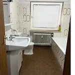 Laras Voll Ausgestattete Gartenwohnung Mit Wlan Und Tv Lägenhet *