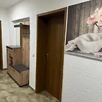 Laras Voll Ausgestattete Gartenwohnung Mit Wlan Und Tv *