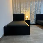 Laras Voll Ausgestattete Gartenwohnung Mit Wlan Und Tv Lägenhet