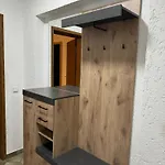 Lägenhet Laras Voll Ausgestattete Gartenwohnung Mit Wlan Und Tv *