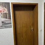 Laras Voll Ausgestattete Gartenwohnung Mit Wlan Und Tv Lägenhet *