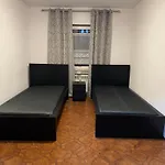 Laras Voll Ausgestattete Gartenwohnung Mit Wlan Und Tv Lägenhet