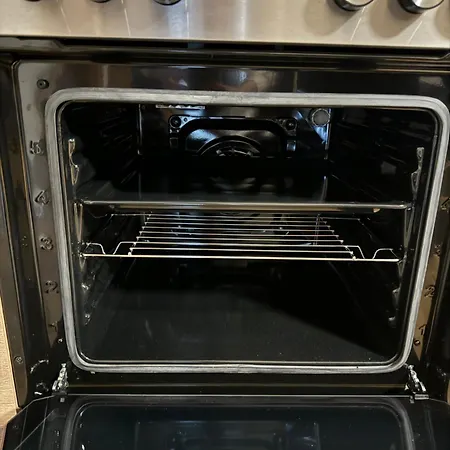 Laras Voll Ausgestattete Gartenwohnung Mit Wlan Und Tv *