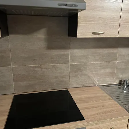 Apartamento Laras Voll Ausgestattete Gartenwohnung Mit Wlan Und Tv *