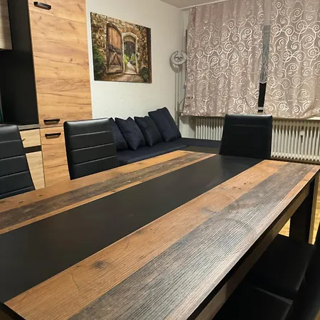 Laras Voll Ausgestattete Gartenwohnung Mit Wlan Und Tv Apartamento