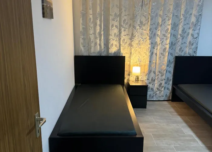 شقة Laras Voll Ausgestattete Gartenwohnung Mit Wlan Und Tv Werne