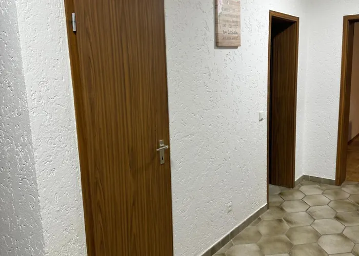 Appartement Laras Voll Ausgestattete Gartenwohnung Mit Wlan Und Tv *