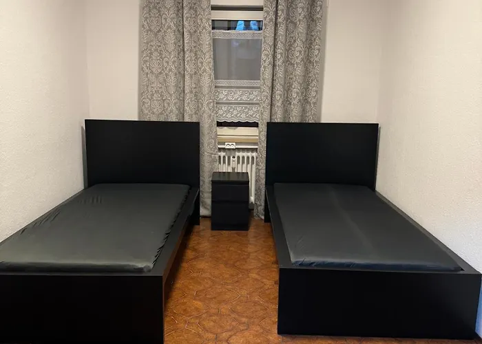 Laras Voll Ausgestattete Gartenwohnung Mit Wlan Und Tv شقة